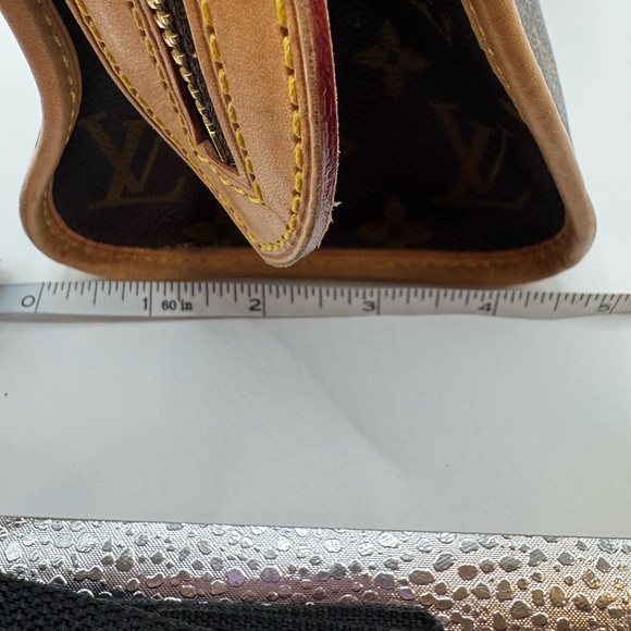 Louis Vuitton Brown Leather Monogram Hand Bag - Picture 15 of 16